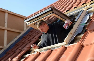 Pose de fenêtres de toit Velux à Saint-Léger-Bridereix